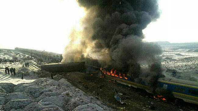 تصادف مرگبار دو قطار مسافربری در مسیر تبریز به مشهد - کشته و مجروح شدن تعدادی از هموطنان