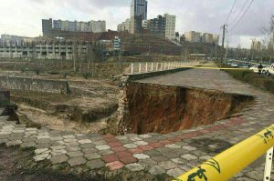 تخریب بلوار شفیع زاده تبریز در اثر سیلاب های اخیر