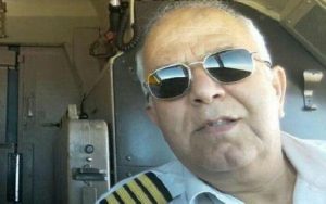 حجت‌الله_فولاد، خلبان باتجربه ى هواپیماى ATR ، آذر ۱۳۹۲ جلوی سقوط هواپیما در مسیر یاسوج ـ تهران را گرفت و جان ۶۰ مسافر را نجات داد. او امروز در سقوط هواپیما درگذشت.