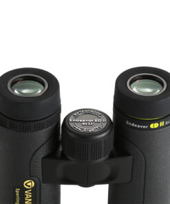 نمای نزدیک از لنزهای چشمی دوربین ونگارد مدل Endeavor ED II 8x32